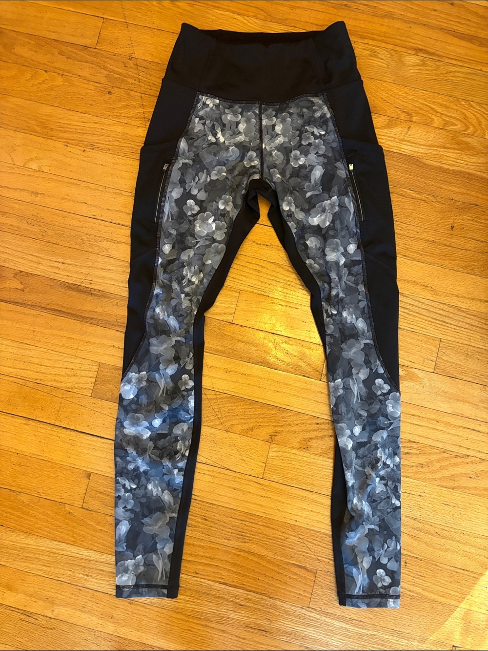 Athleta Black and Gray Floral-Print Women’s Active Leggings
